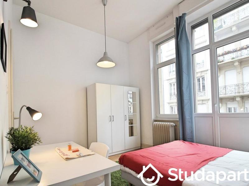 Chambre - 13 m² - 1 pièce