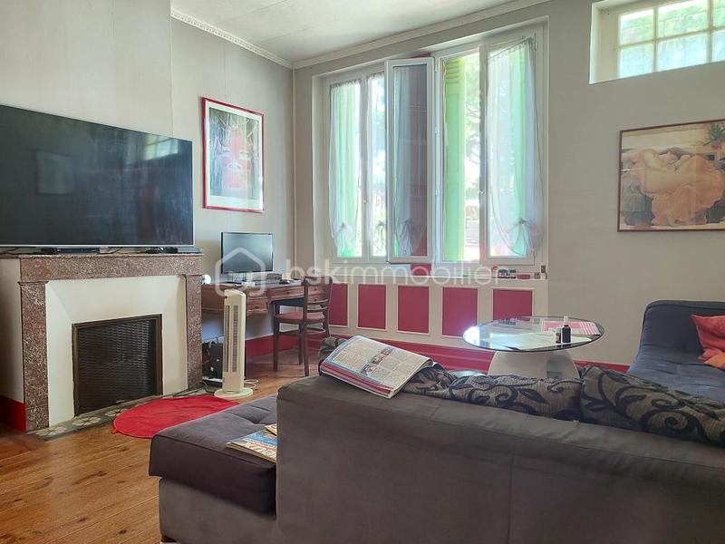 Maison - 200 m² - 7 pièces