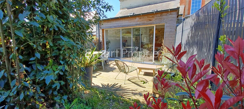 Fonds de commerce - Magasins - 104 m²