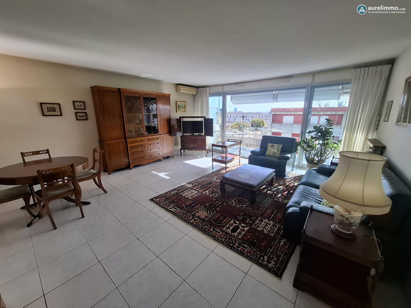 Appartement - 94 m² - 6 pièces