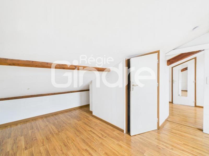 Appartement - 80 m² - 5 pièces