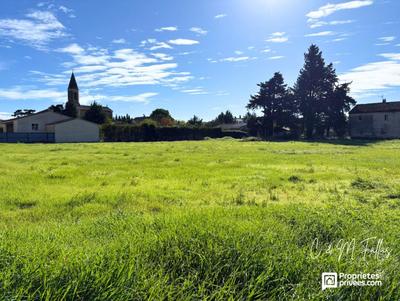Terrain constructible - 935 m²