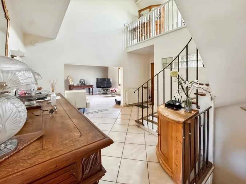 Maison - 213 m² - 6 pièces