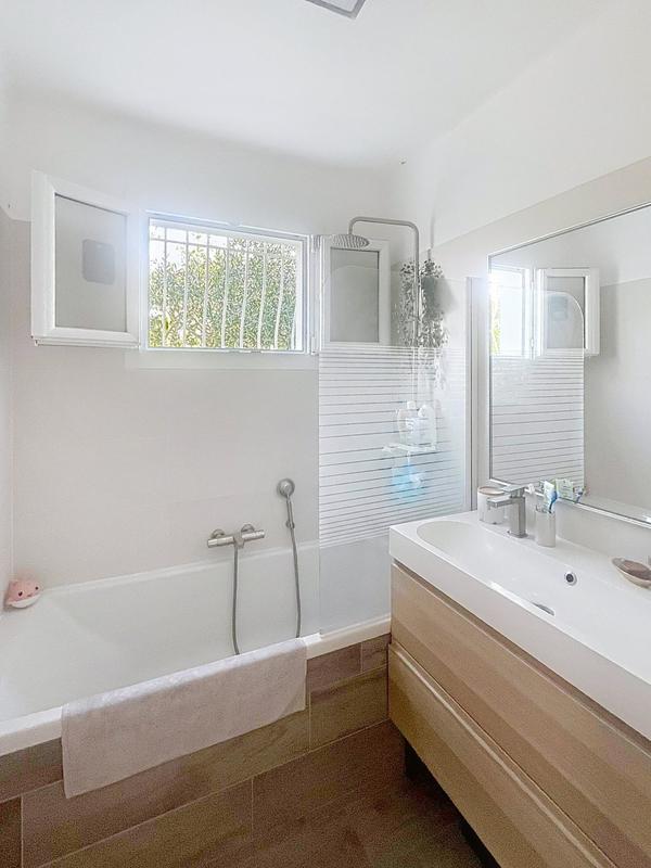 Maison - 105 m² - 4 pièces