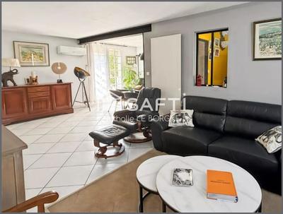 Maison - 97 m² - 5 pièces