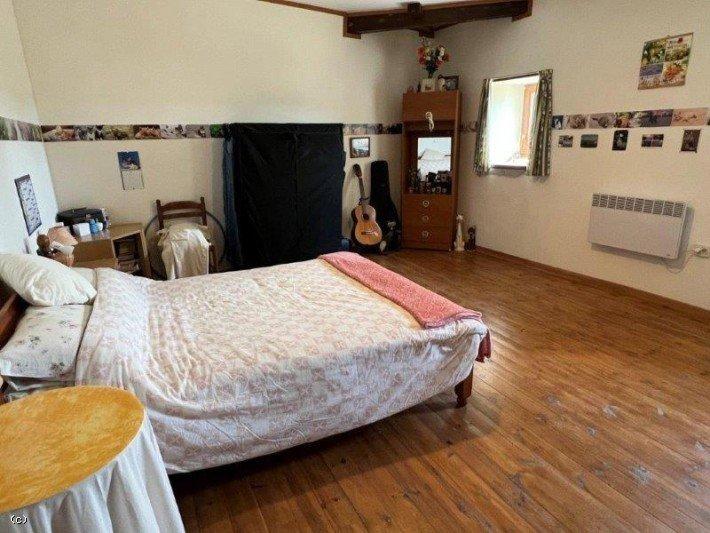 Maison - 254 m² - 10 pièces