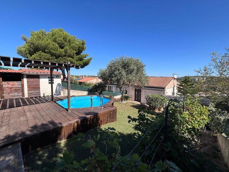 Maison - 99 m² - 4 pièces