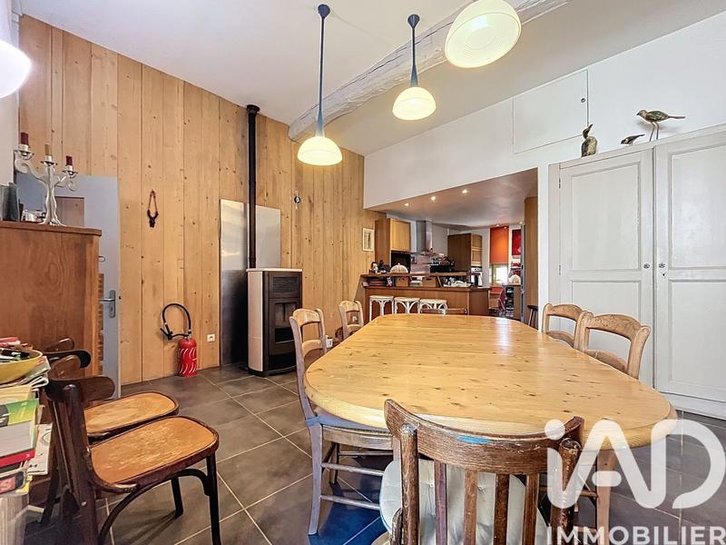 Maison - 218 m² - 9 pièces