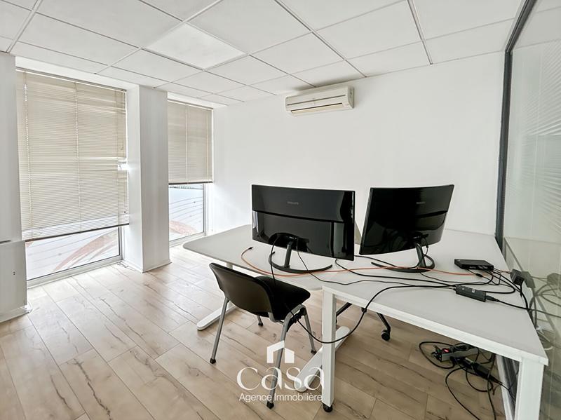 Local commercial - 130 m² - 1 pièce