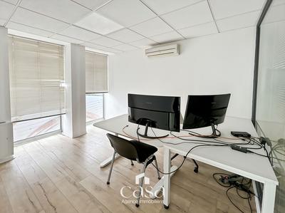 Local commercial - 130 m² - 1 pièce