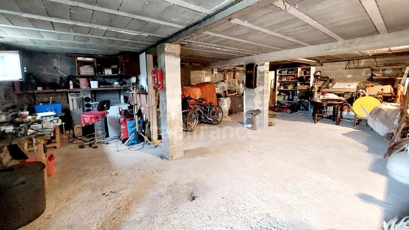 Maison - 222 m² - 8 pièces