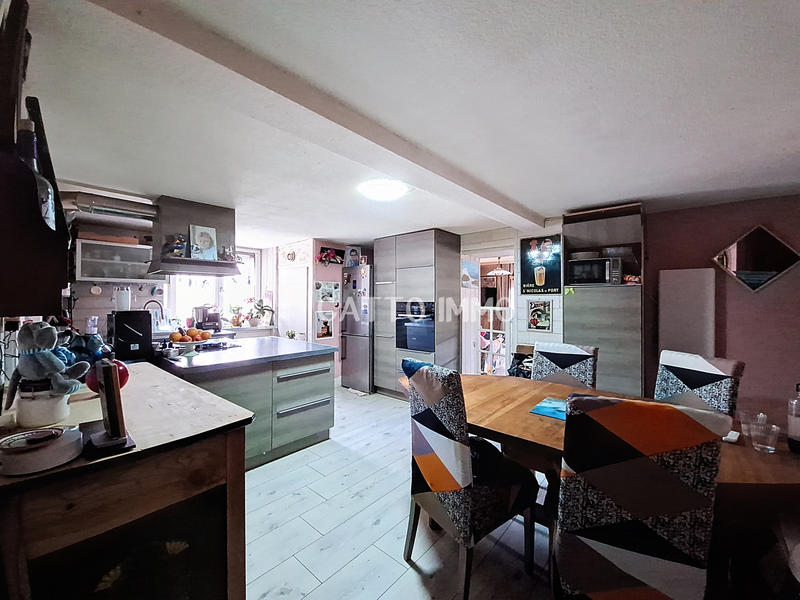 Maison de village - 183 m² - 8 pièces