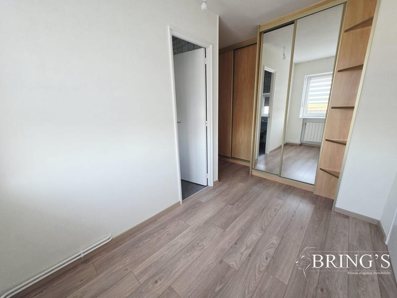 Maison - 221 m² - 8 pièces