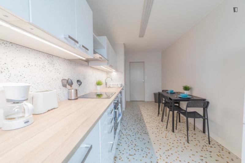 Chambre - 12 m² - 4 pièces