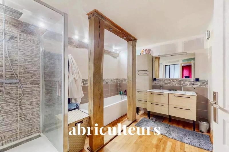 Corps de ferme - 260 m² - 7 pièces