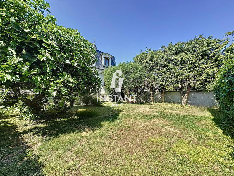 Maison - 200 m² - 7 pièces