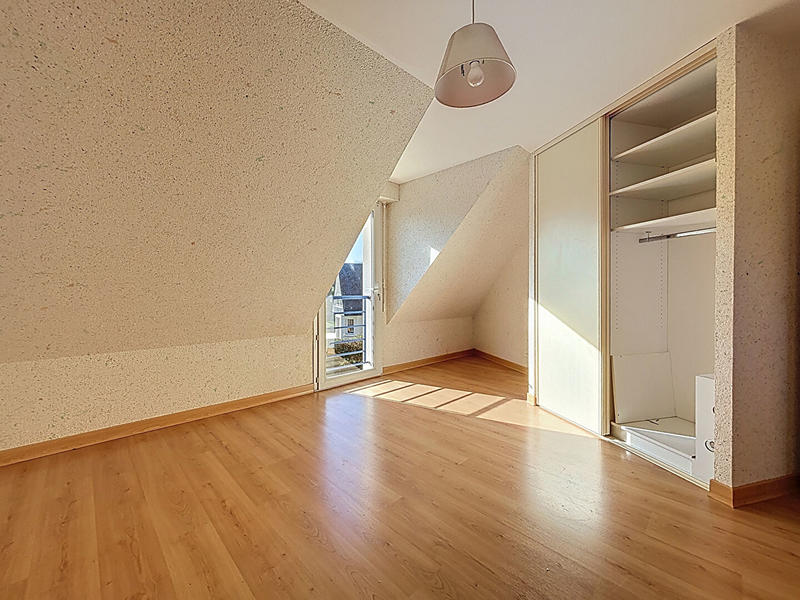 Maison - 175 m² - 8 pièces