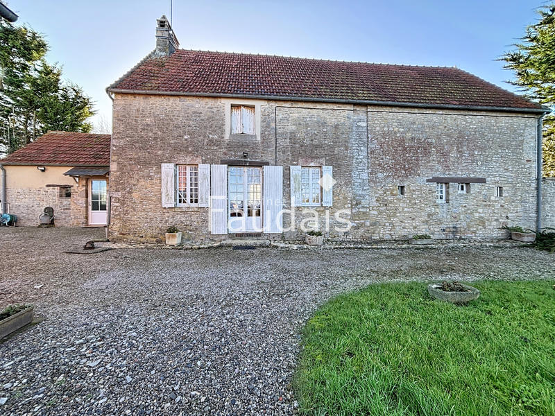 Maison - 267 m² - 11 pièces