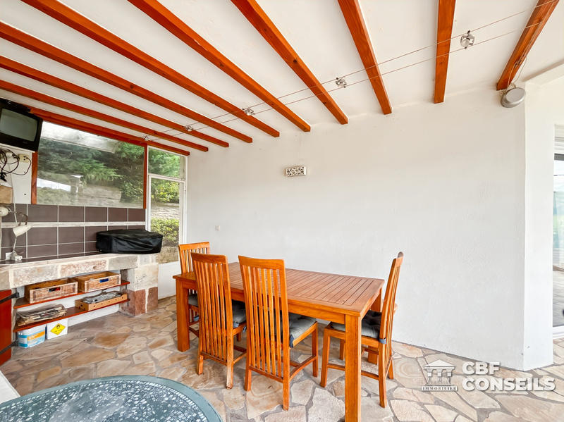 Maison - 206 m² - 7 pièces