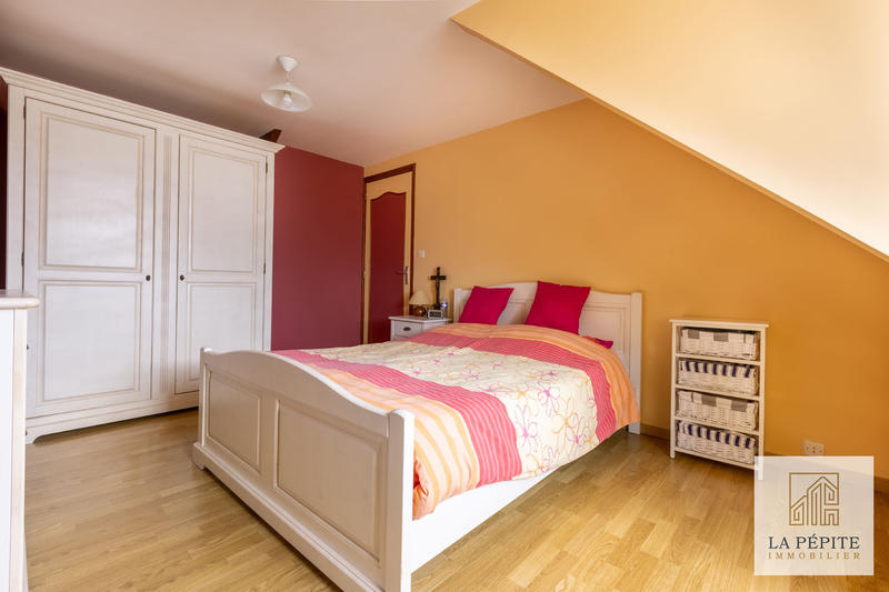 Maison - 96 m² - 5 pièces