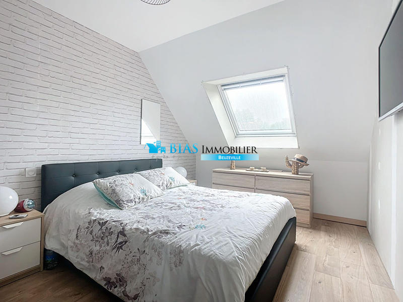 Maison traditionnelle - 195 m² - 8 pièces