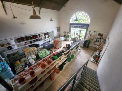 Local commercial - 200 m² - 3 pièces