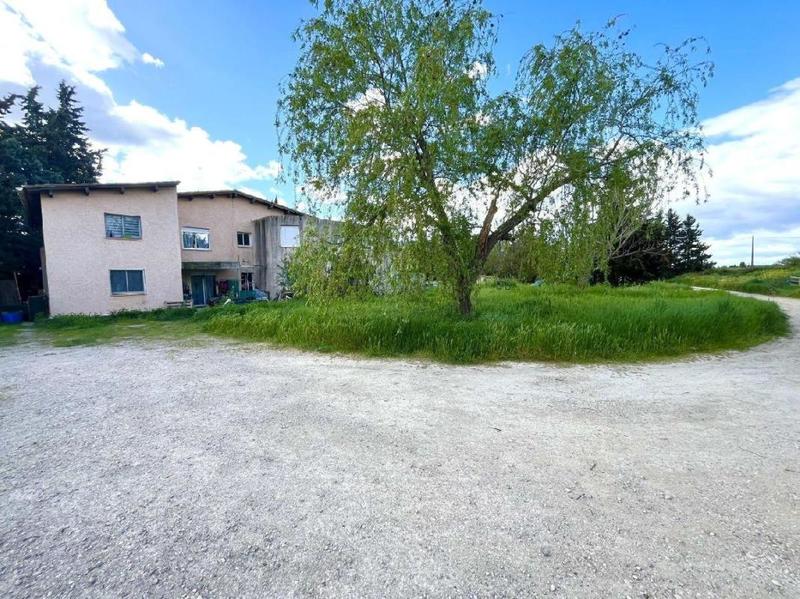 Maison - 330 m² - 10 pièces