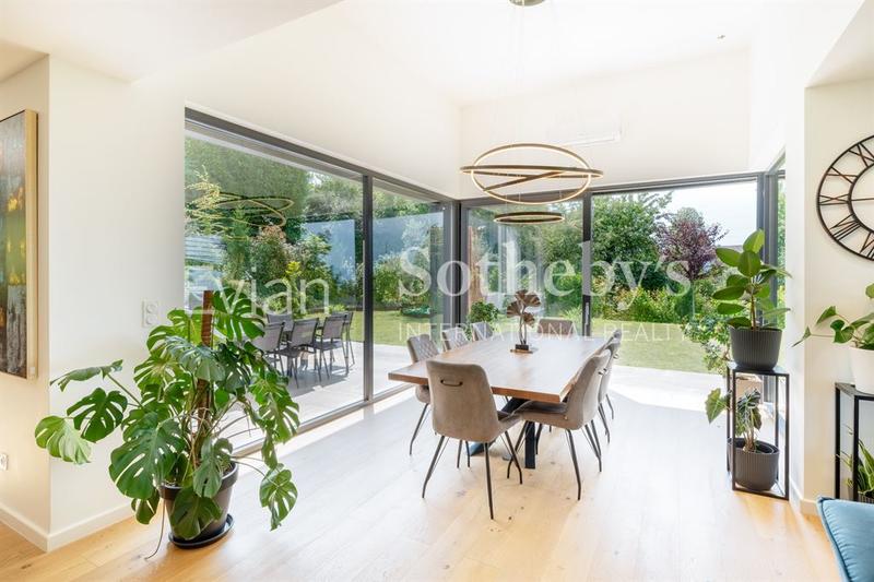 Maison - 270 m² - 7 pièces