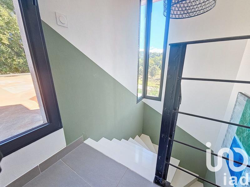 Maison - 185 m² - 7 pièces