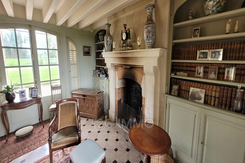 Propriété - 320 m² - 7 pièces