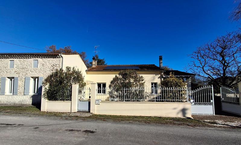 Maison - 225 m² - 7 pièces