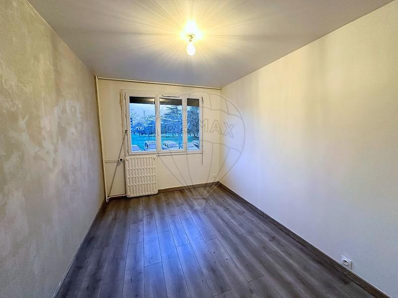 Appartement - 90 m² - 4 pièces