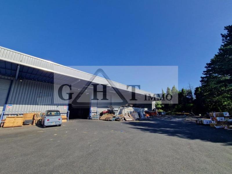 Entrepôt - 4 385 m²