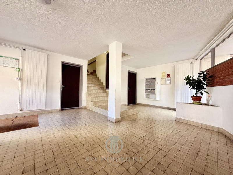 Appartement - 93 m² - 5 pièces