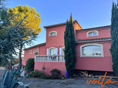 Maison - 220 m² - 6 pièces