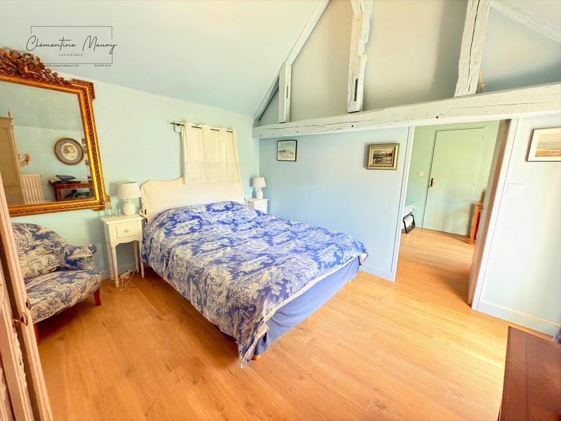 Maison - 254 m² - 9 pièces