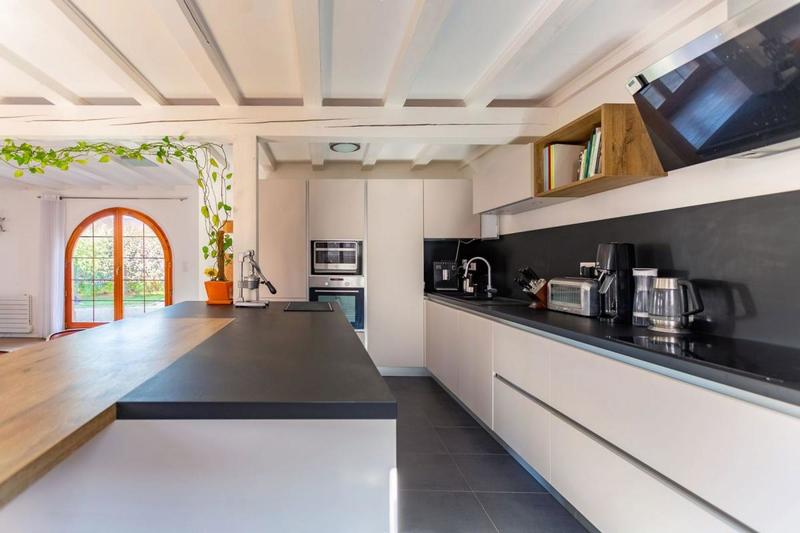 Propriété - 277 m² - 7 pièces