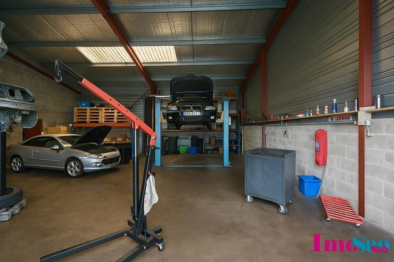 Local d'activité / Entrepôt - 150 m²