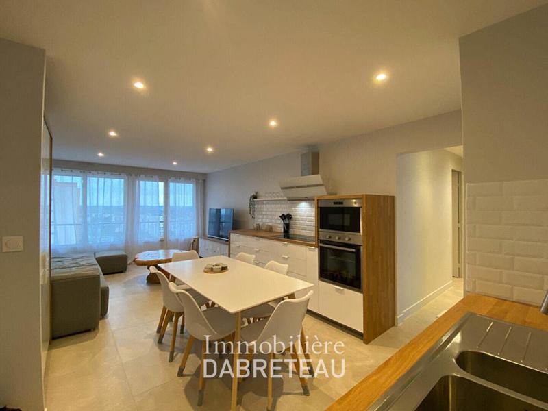 Appartement - 92 m² - 4 pièces