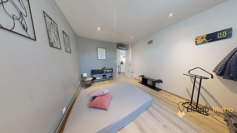 Maison - 390 m² - 20 pièces