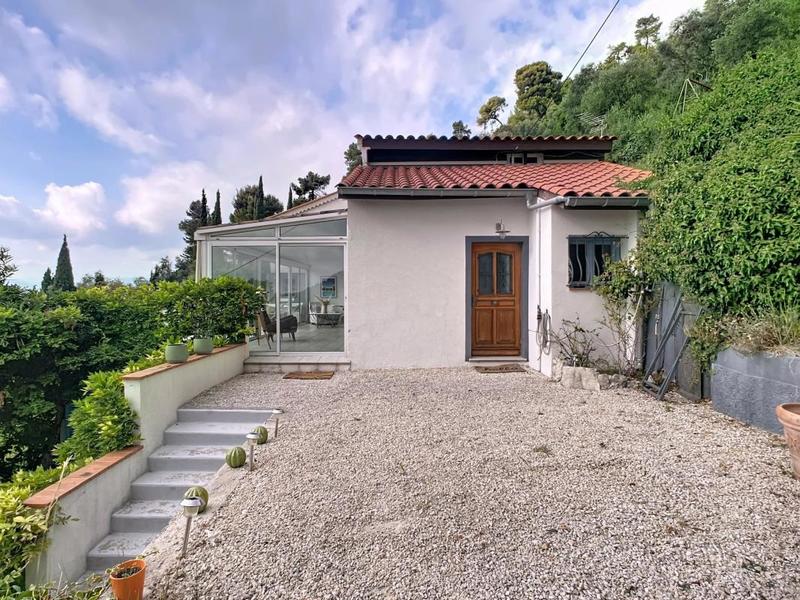 Maison - 201 m² - 5 pièces