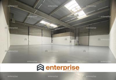Local d'activité / Entrepôt - 680 m²