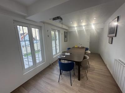 Local commercial - 111 m² - 4 pièces