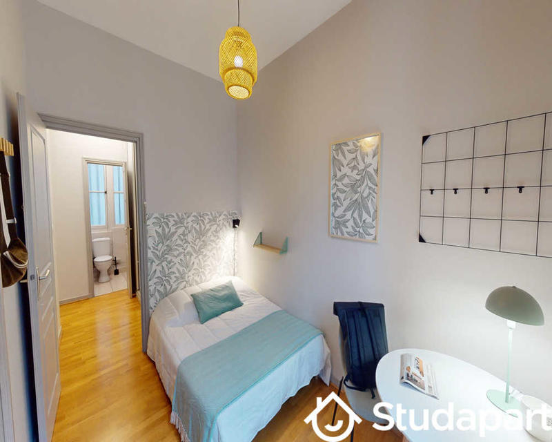 Chambre - 75 m² - 1 pièce