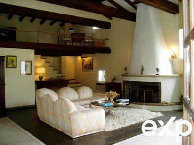 Maison - 900 m² - 20 pièces