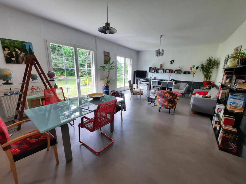Maison - 237 m² - 6 pièces
