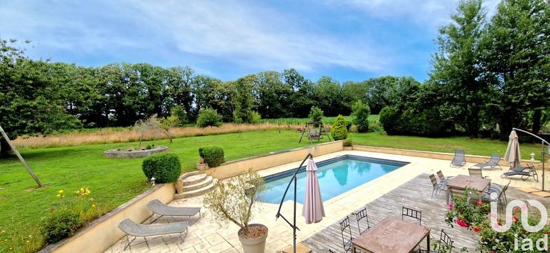 Maison - 326 m² - 11 pièces