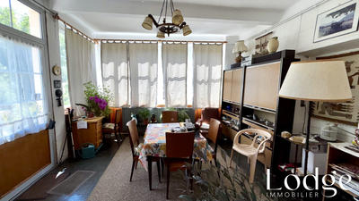 Maison - 400 m² - 26 pièces