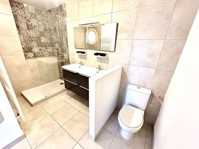 Appartement - 80 m² - 5 pièces