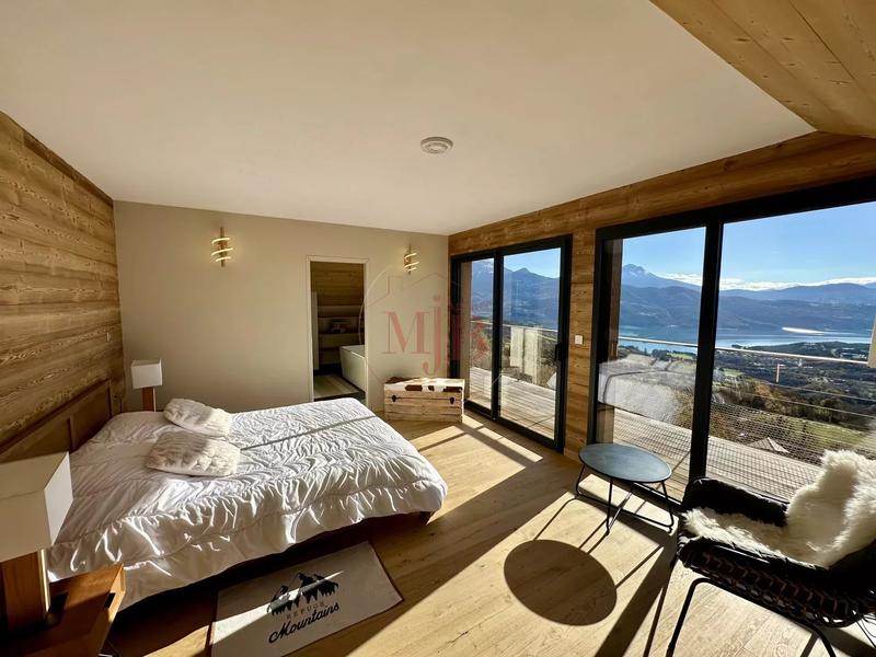 Châlet - 215 m² - 6 pièces